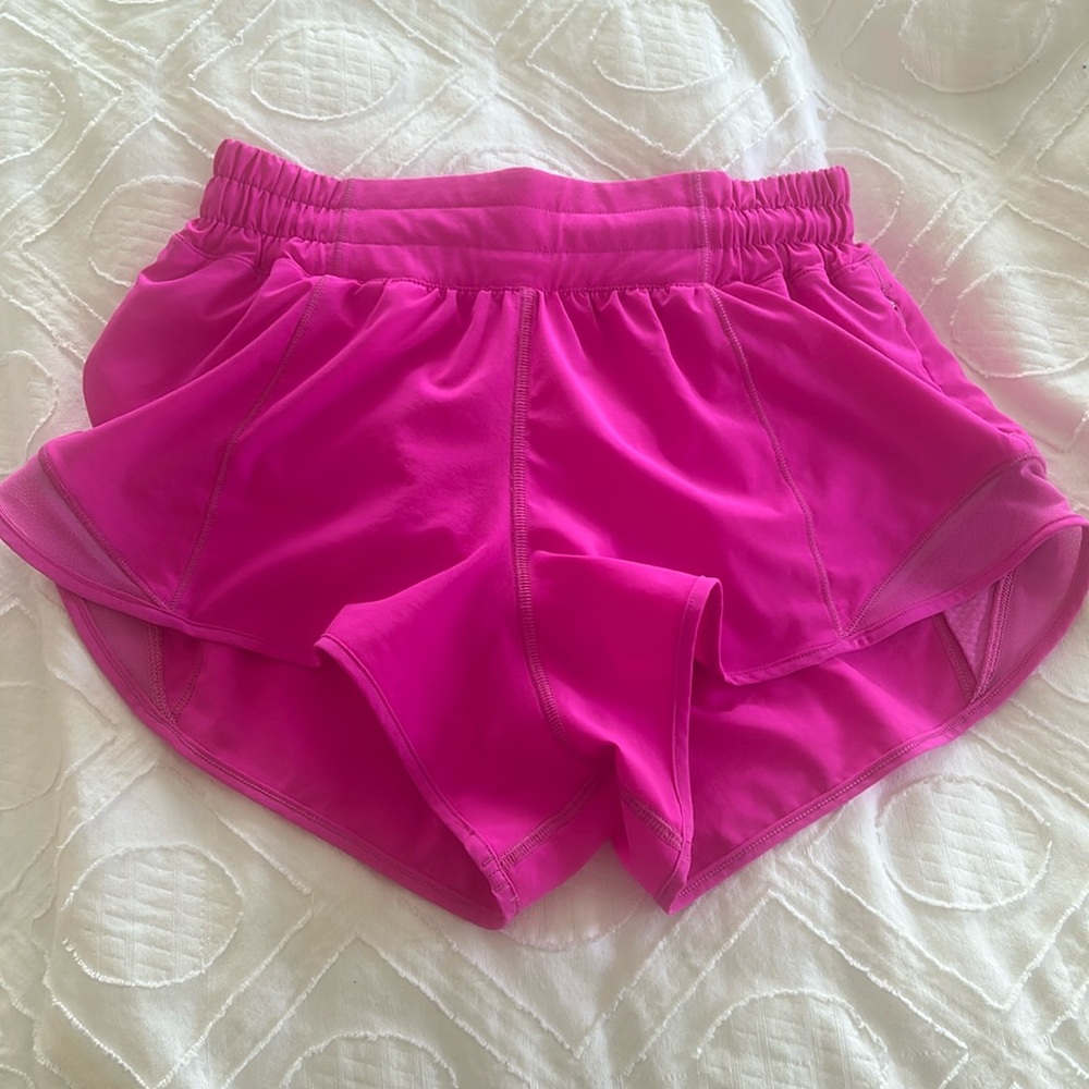 lululemon hotty hot shorts